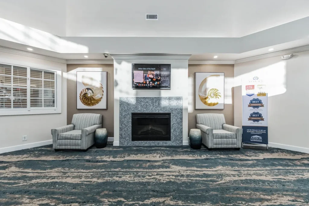 Fireplace lounge